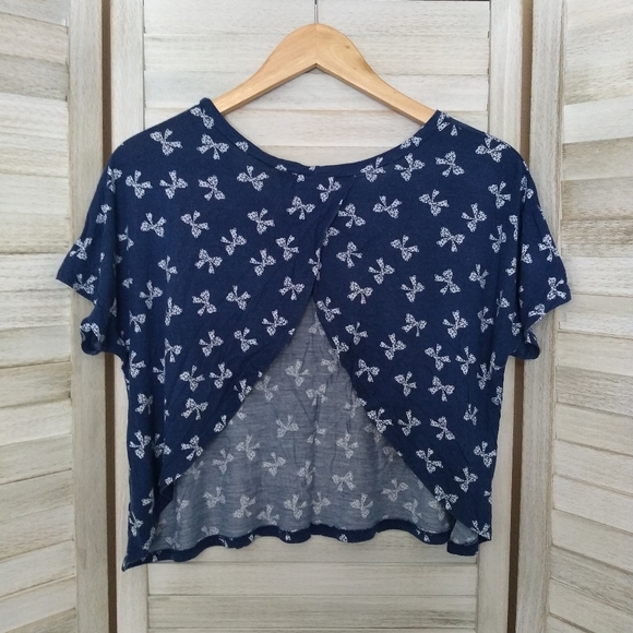 Split Back Crop Top - Picture 2 of 7